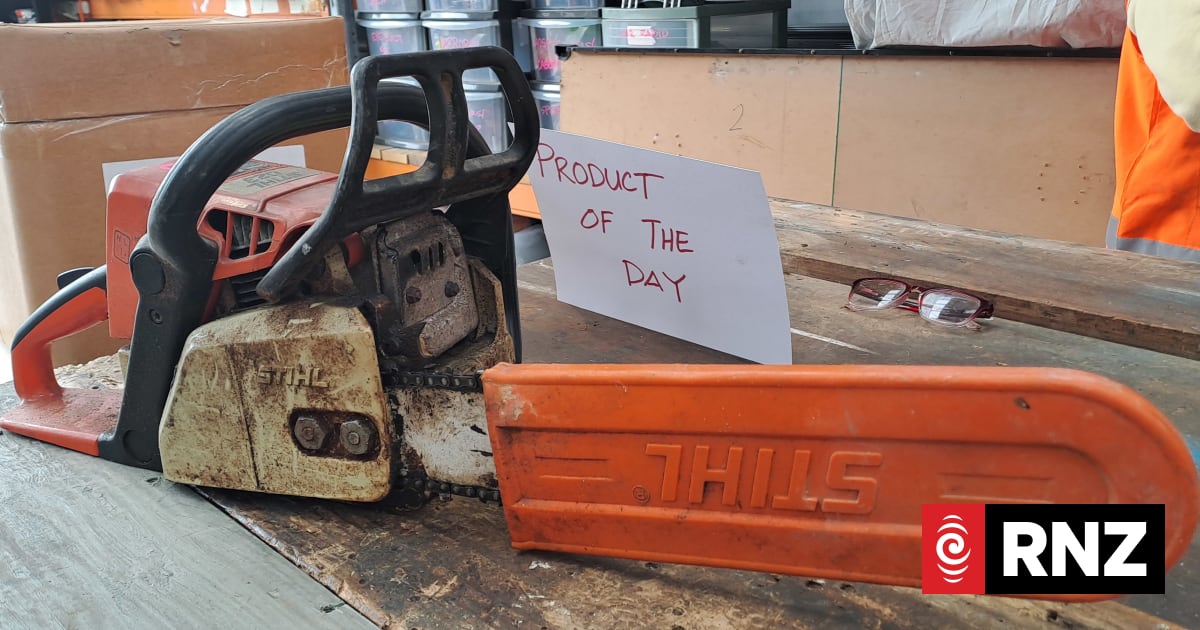 Auckland Council using discounts to separate trash and treasure at transfer station