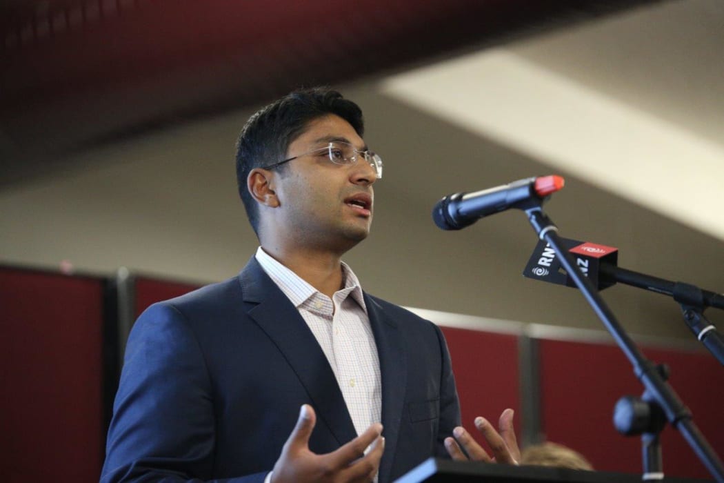 Shamubeel Eaqub at a housing meeting in Auckland May 2016