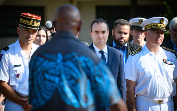 As part of his visit to New Caledonia for the South Pacific Defence Ministers Meeting (SPDMM), French Minister of Defence Sebastien Lecornu performs the customary greeting at the customary senate of New Caledonia. On his left, Louis Le Franc, High Commissioner of the French Republic in New Caledonia. On his right, Yann Latil, Commander of the FANC Forces Armees de la Nouvelle-Caledonie. Noumea, December 3, 2023. Photograph by Delphine Mayeur / Hans Lucas.
Dans le cadre de son deplacement en Nouvelle-Caledonie a l’occasion de la reunion des ministres de la Defense du Pacifique Sud (South Pacific Defence Ministers’ Meeting - SPDMM), le ministre des Armees Sebastien Lecornu effectue la coutume de bonjour au senat coutumier de Nouvelle-Caledonie. A sa gauche le Haut-commissaire de la Republique en Nouvelle-Caledonie, Louis Le Franc. A sa droite le commandant superieur des FANC Forces Armees de la Nouvelle-Caledonie, Yann Latil. Nouvelle-Caledonie, Noumea, 3 decembre 2023. Photographie par Delphine Mayeur /...