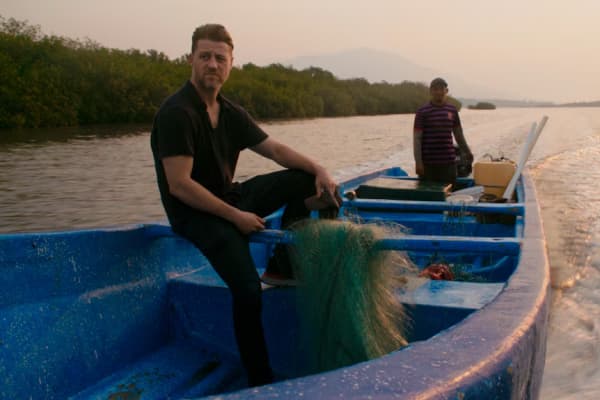 Ben McKenzie has reinvented himself as an economist and travels the world as a documentarian.