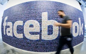 Facebook could offer internet access from gear in planes continually circling overhead.