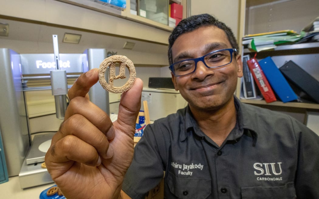 Sri Lankan Scientist Dr. Lahiru Jayakody Leads NASA-Supported Innovation Converting Plastic Waste into Food