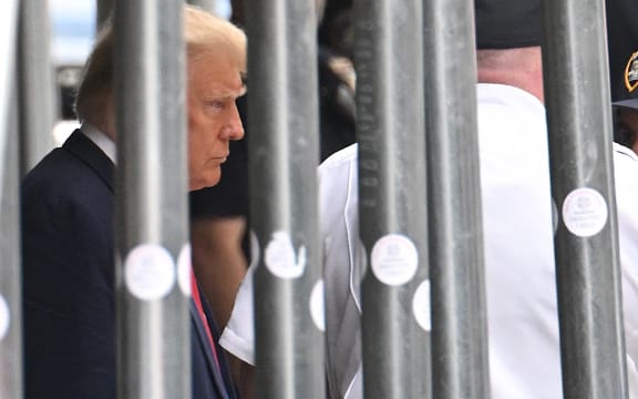 Former US president Donald Trump leaves the Manhattan Criminal Court in New York City on April 4, 2023. - Former US President Donald Trump is to be booked, fingerprinted, and will have a mugshot taken at a Manhattan courthouse on the afternoon of April 4, 2023, before appearing before a judge as the first ever American president to face criminal charges. (Photo by ANDREW CABALLERO-REYNOLDS / AFP)