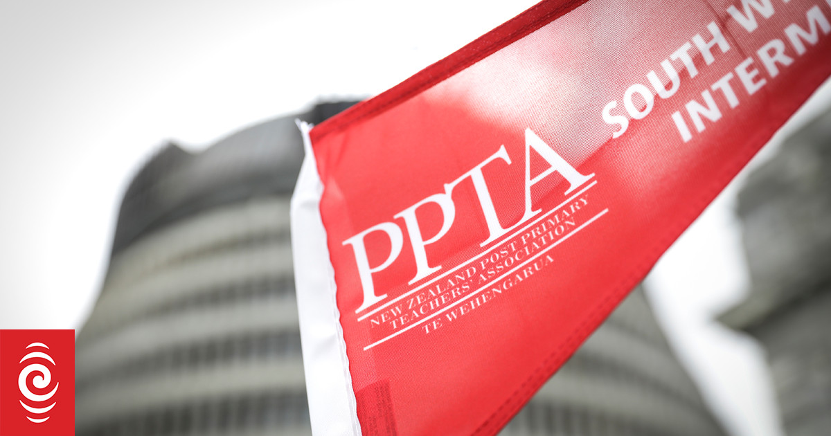 Secondary school teachers to strike
