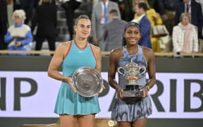 Aryna Sabalenka (L) and Coco Gauff