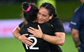 Theresa Fitzpatrick of New Zealand and Kennedy Simon of New Zealand embrace after the match.
New Zealand Black Ferns v Wales, Women’s Rugby World Cup New Zealand 2021 (played in 2022) Quarter Final match at Northland Events Centre, Whangarei, New Zealand on Saturday 29 October 2022. Mandatory credit: © Andrew Cornaga / www.photosport.nz