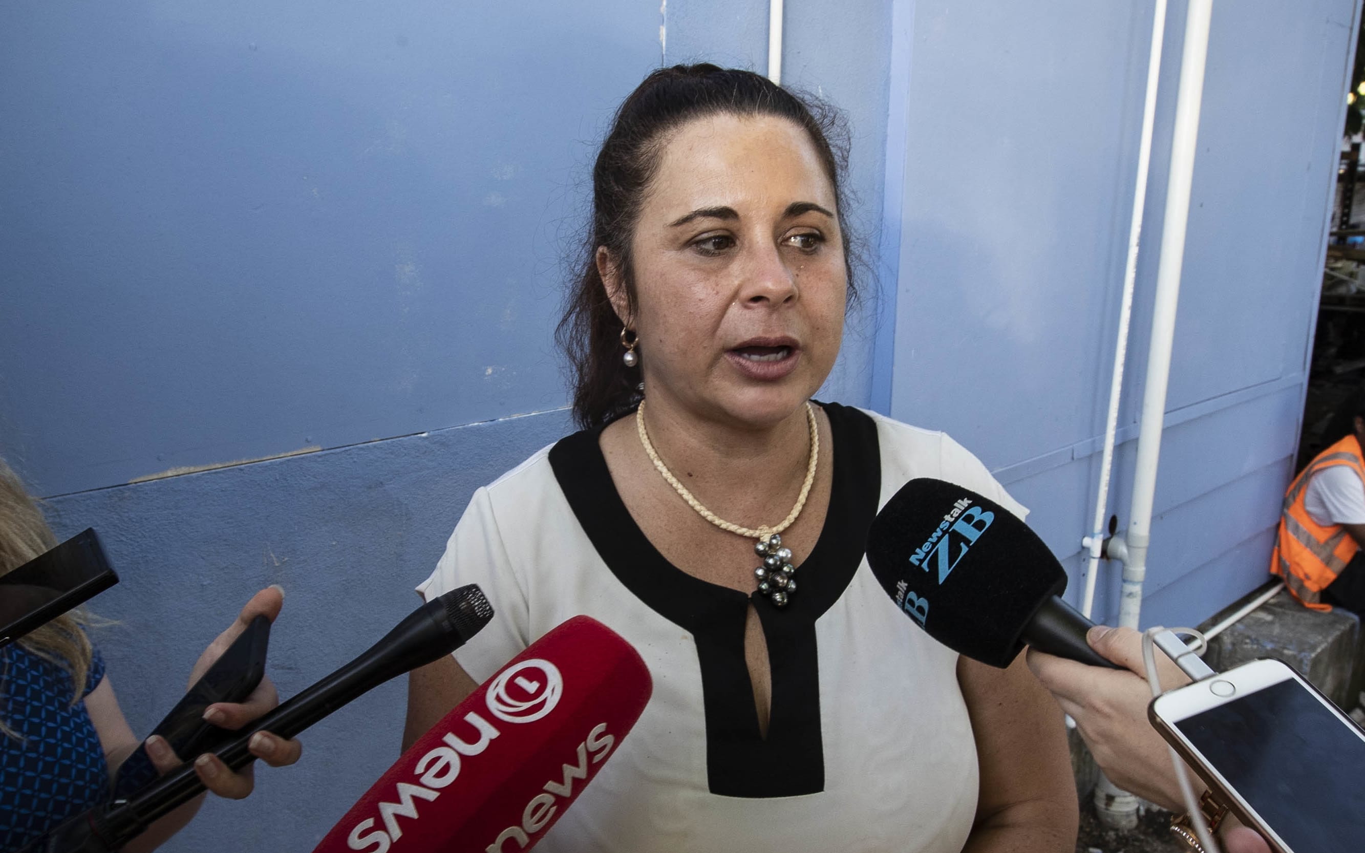 TVNZ journalist Barbara Dreaver speaks to the media after she was released by Nauru Police.