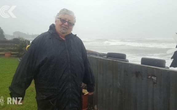 Waitara residents urged to stay away from homes ahead of high tide