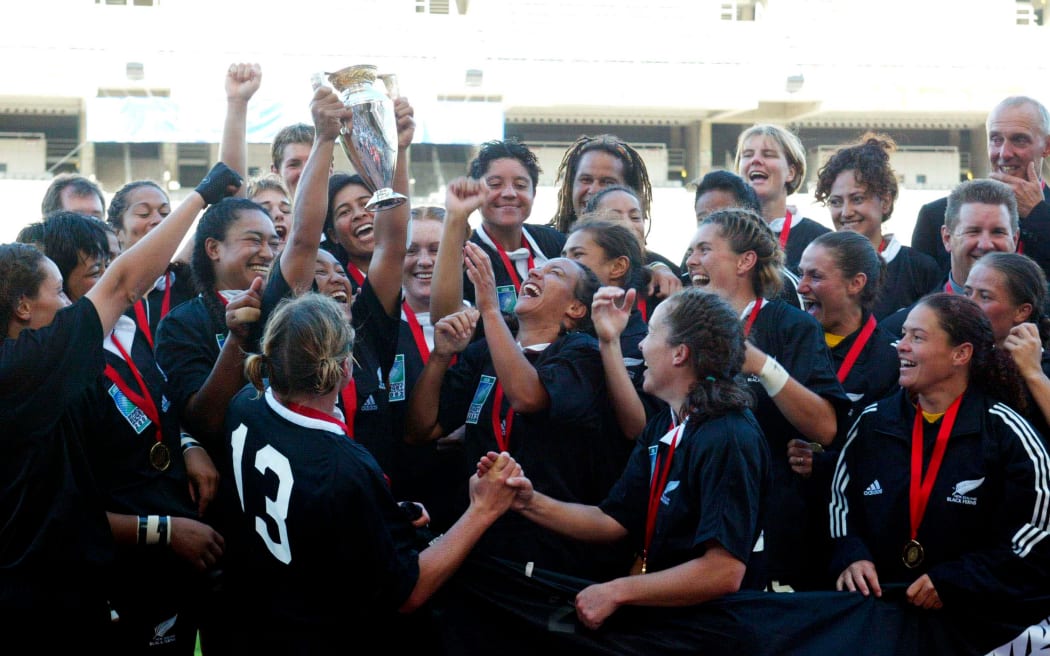 New Zealands Black Ferns celebrate their win over England 19-9 in the Final of the Womens Rugby World Cup 2002 at the Olympic Stadium Barcelona Spain, 25 May 2002. 
Copyright Photo: www.photosport.co.nz