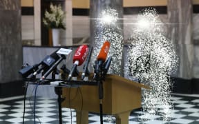 The PM and Leader of the Opposition 'beamed up' mid-press conference