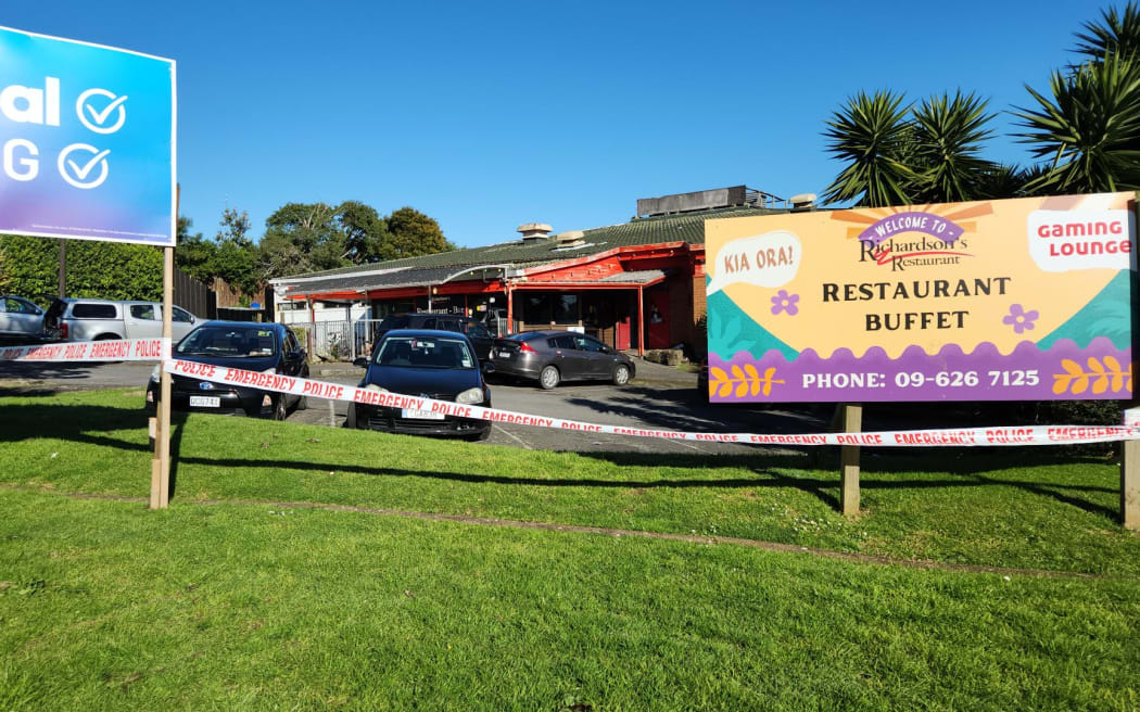 A homicide investigation is underway in Mount Roskill, following a man’s death in the early hours of this morning. Police were called to a commercial address on Richardson Road at around 12.54am after a man was found unresponsive following an assault. A scene guard has been set up at Richardson's Restaurant.