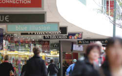 23062016 Photo: RNZ / Rebekah Parsons-King. Busy streets in Wellington.