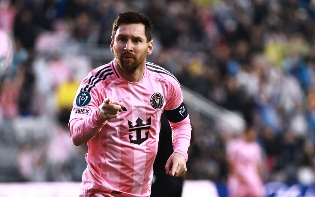 Messi scores 900th career goal, joins Ronaldo in elite club | RNZ News