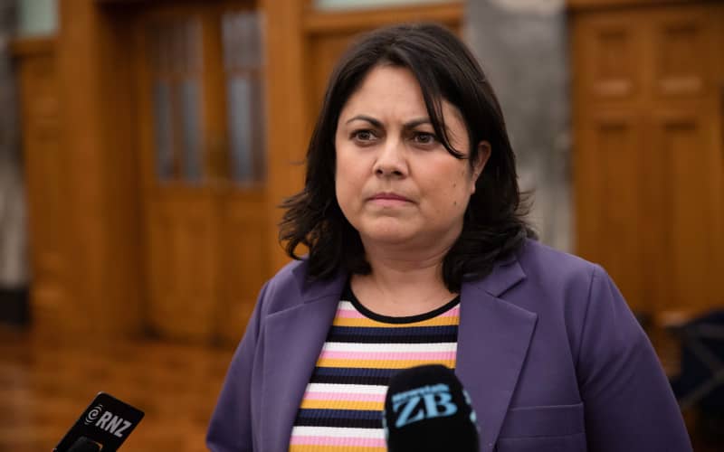 Health Minister orders advert featuring her to be taken down | RNZ