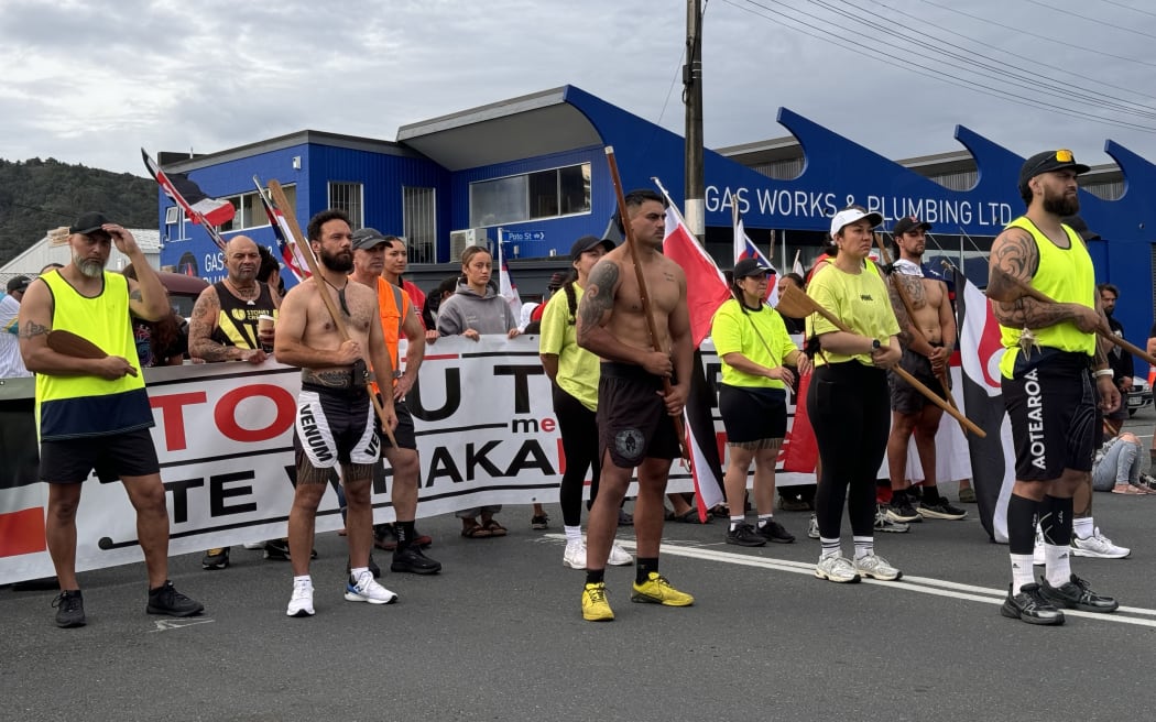 Crowds came out to greet the hīkoi, in Whangārei, on the evening of day 1, 11 November 2024.