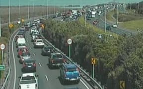 Traffic is starting to build on Auckland's Northern Motorway from Esmonde Rd.