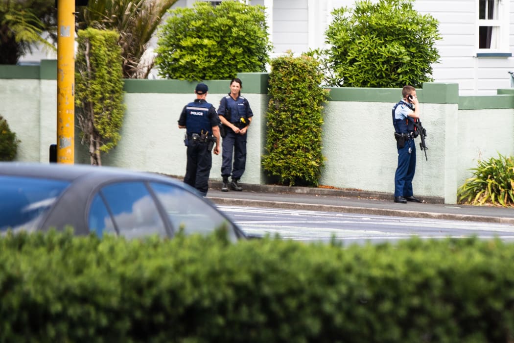 Man arrested after making threats of firearm at central Auckland ...