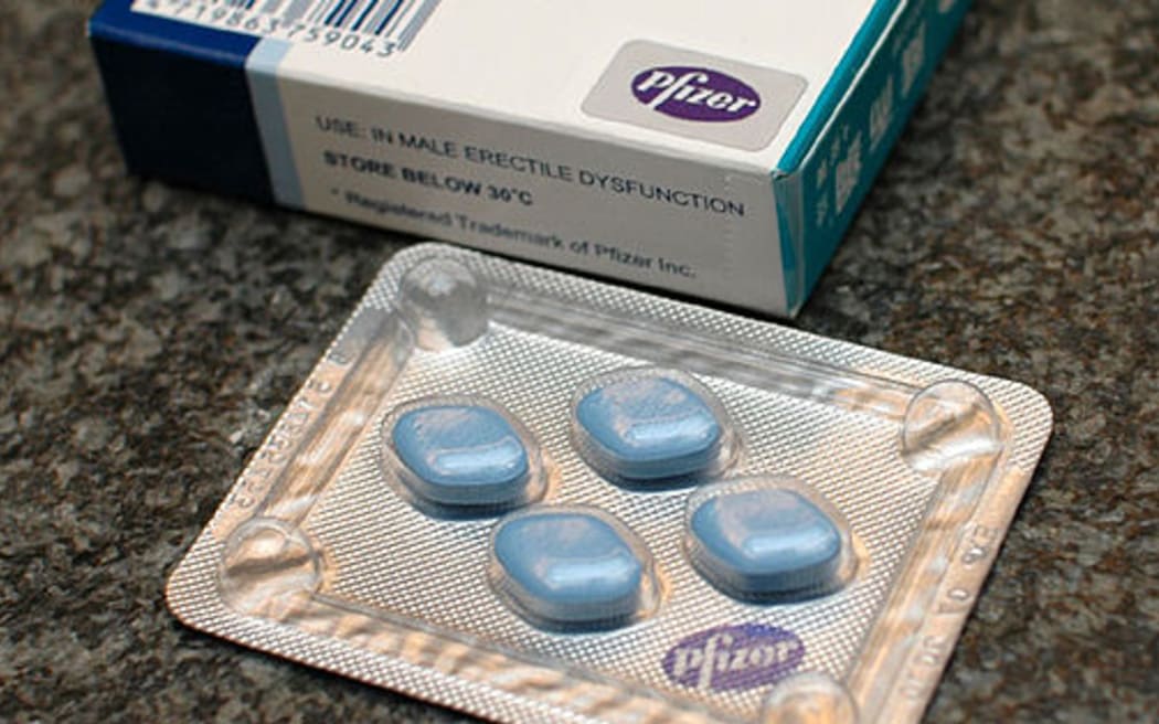 A pack of 4 Viagra tablets