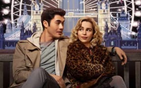 Henry Golding and Emilia Clarke in Last Christmas