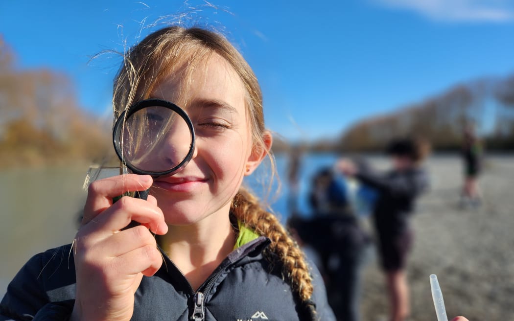 Scarlett  Philips preparing to take part in the fish biodiversity survey