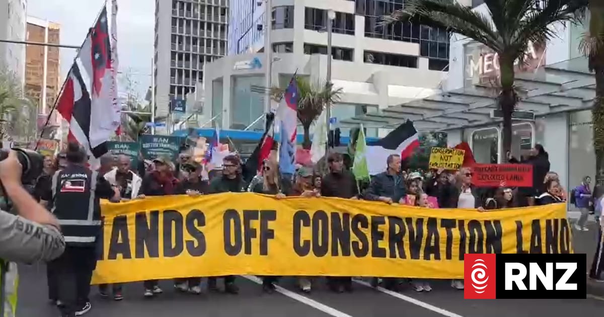 Greenpeace protests Conservation Amendment Bill in downtown Auckland