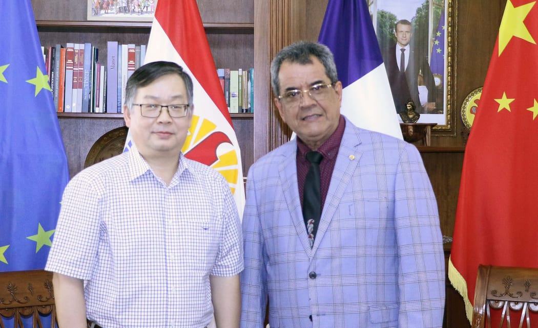 China's consul Shen Zhiliang and French Polynesia's president Edouard Fritch