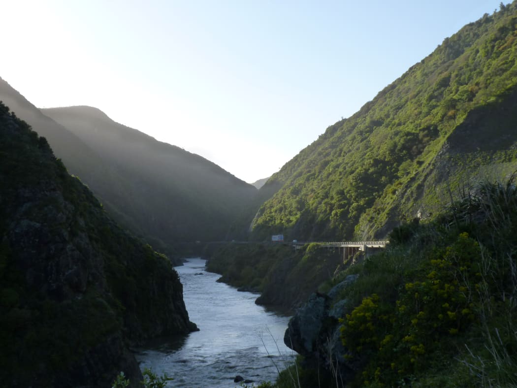 Manawatu Gorge road