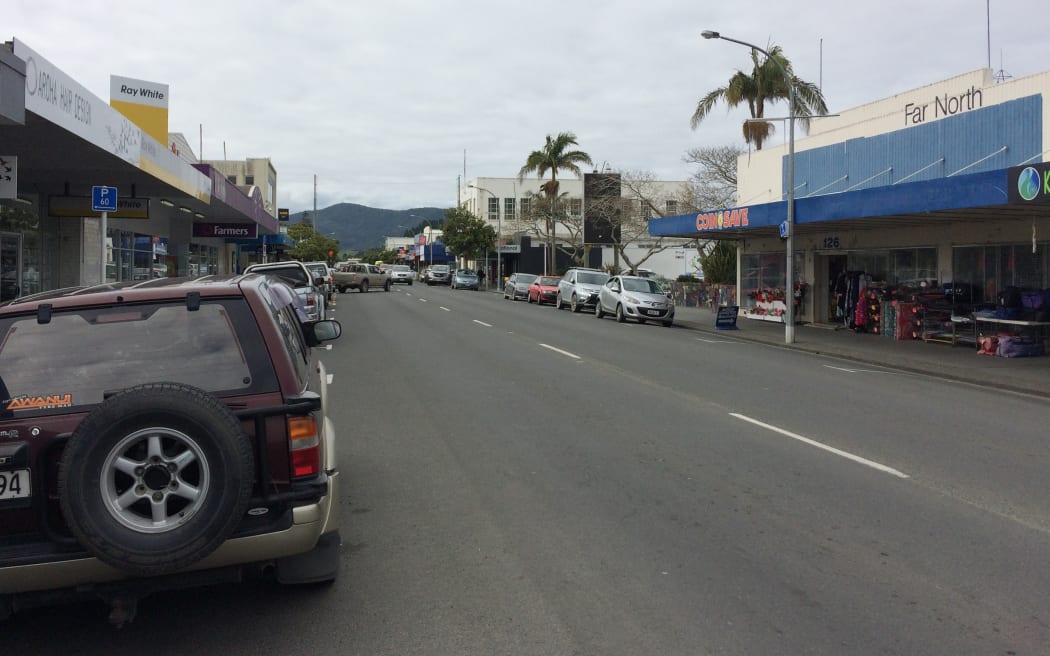 Children found eating food scraps out of rubbish bag in Kaitaia RNZ News
