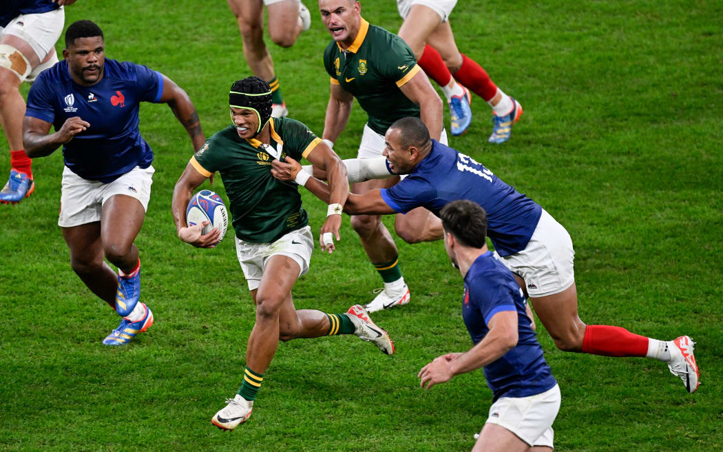 Kurt-Lee Arendse of South Africa makes a break.