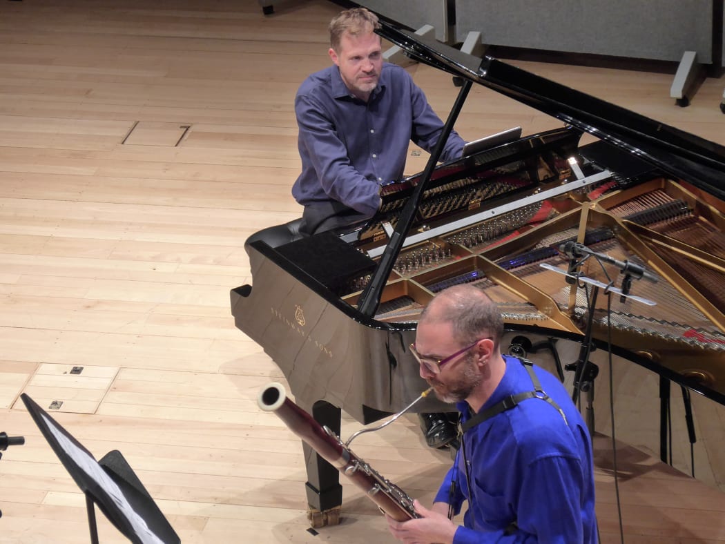 Stephen De Pledge, Ben Hoadley
