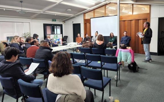 Māngere residents meet with officials to discuss the region's water issues.