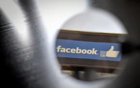 New Zealand's biggest investment funds are continuing their push to make Facebook, Google and Twitter take action on greater controls for livestreaming and offensive content.