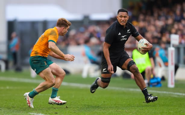 Tough-tackling Finau staying with Chiefs and NZ Rugby | RNZ