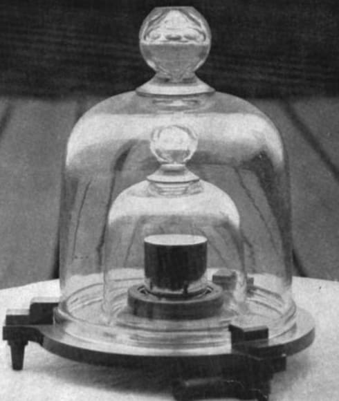 The US national prototype kilogram standard mass, number K