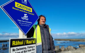 Surf lifesaver Paul Mandela witnessed the boat capsize on the Pātea bar and called emergency services.