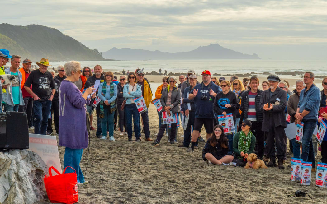 Mangawhai Beach protest meeting over McCallum Bros sand mining