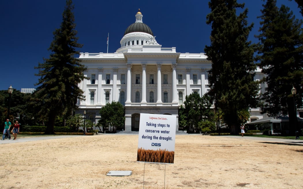Dry lawn in drought in front of Sacramento Capitol, USA