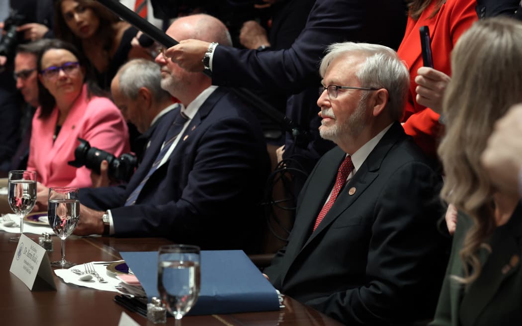 WASHINGTON, DC - OCTOBER 20: Australian Ambassador to the U.S. Kevin Rudd (C) attends a meeting between President Donald Trump and Prime Minister of Australia Anthony Albanese in the Cabinet Room of the White House on October 20, 2025 in Washington, DC. Albanese is visiting the U.S. Capital to meet with President Trump and later visit the Pentagon.   Anna Moneymaker/Getty Images/AFP (Photo by Anna Moneymaker / GETTY IMAGES NORTH AMERICA / Getty Images via AFP)