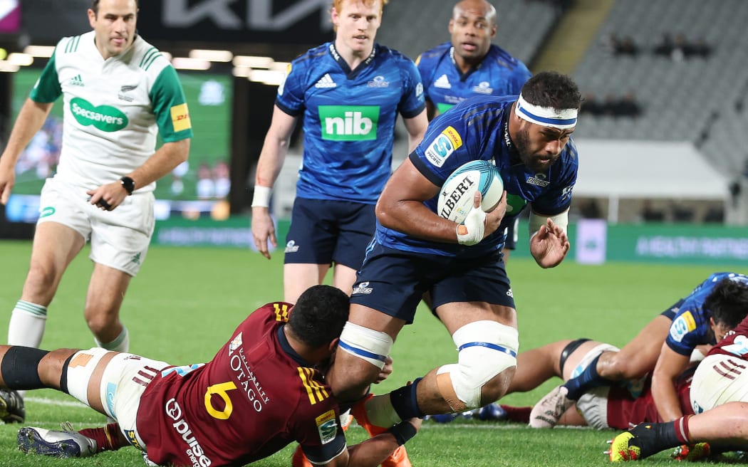 Patrick Tuipulotu scores for the Blues against the Highlanders - 2 June 2023 at Eden Park