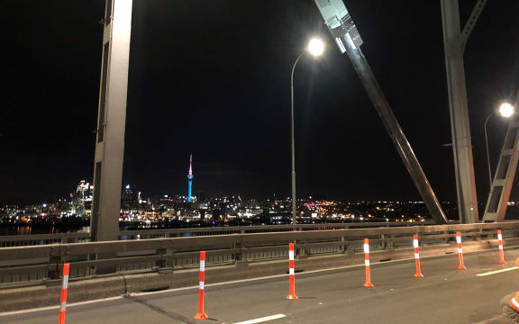The temporary strut in place on Auckland Harbour Bridge.