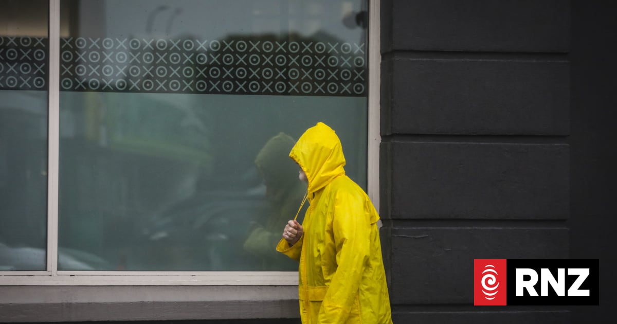 MetService warns of heavy snow, rain and severe gales as cold front sweeps NZ