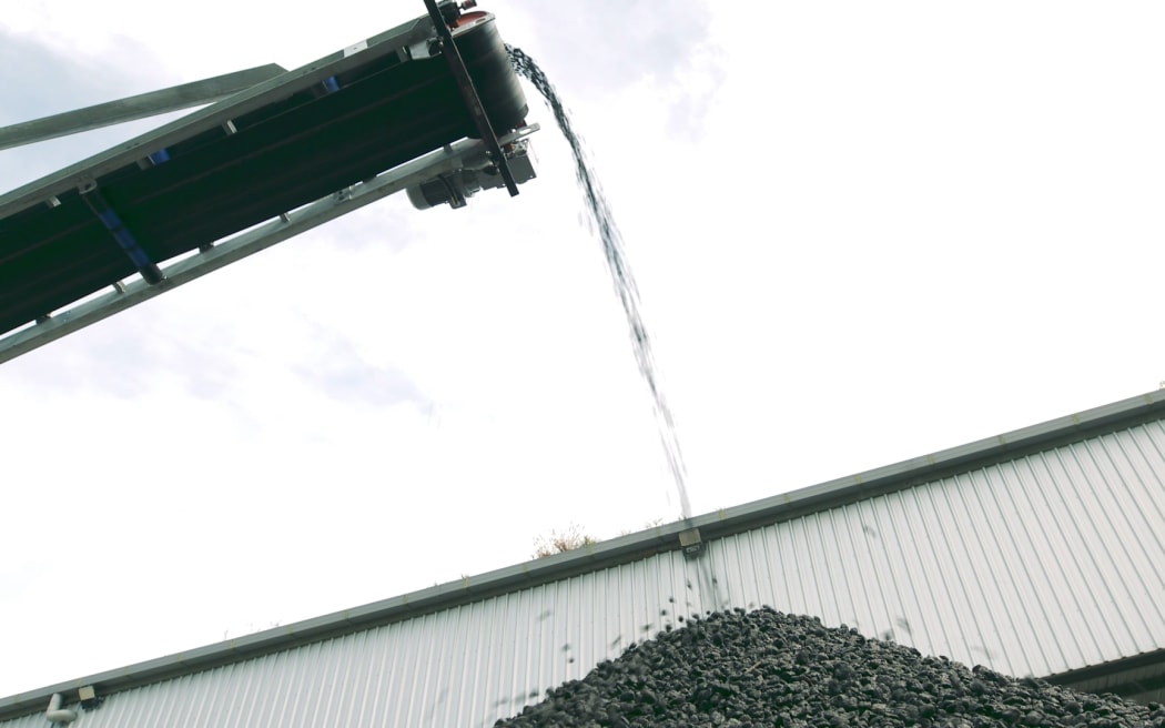 The Belgian-designed mobile asphalt crusher in action.