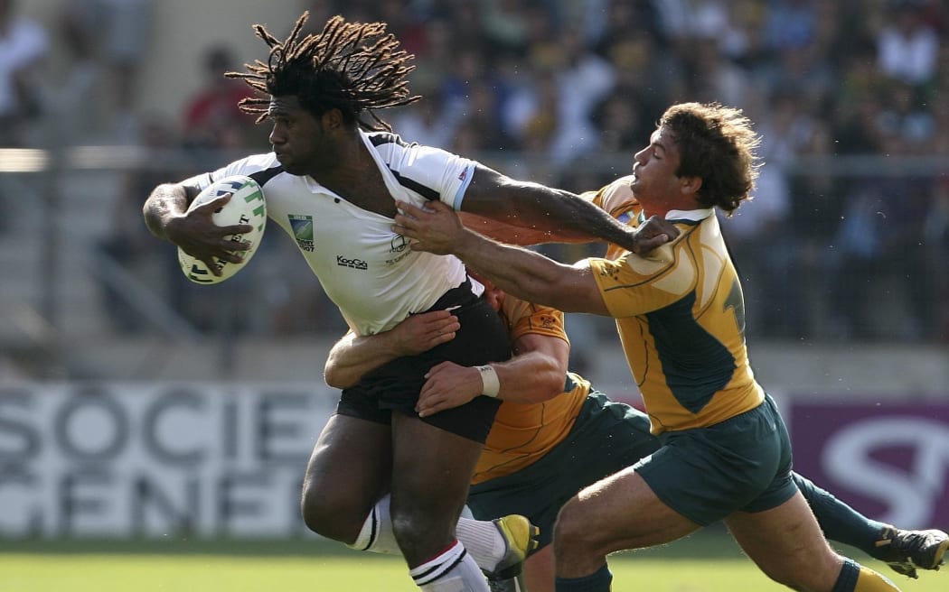 Seru Rabeni asks questions of the Australian defence during the 2007 Rugby World Cup.