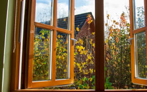 “House burping” is the latest thing cluttering people’s social media feeds