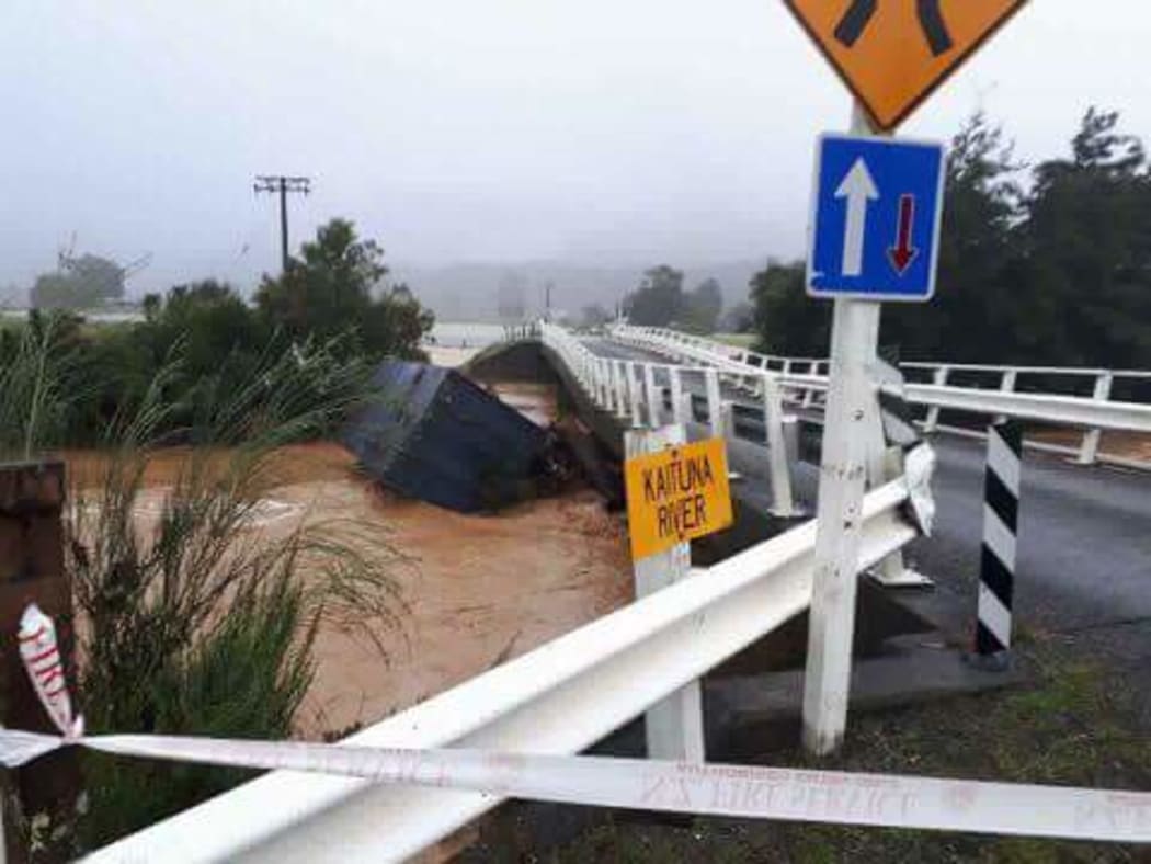 Kaituna River bridge that lies within the highway road from Domain Road to Paengaroa.