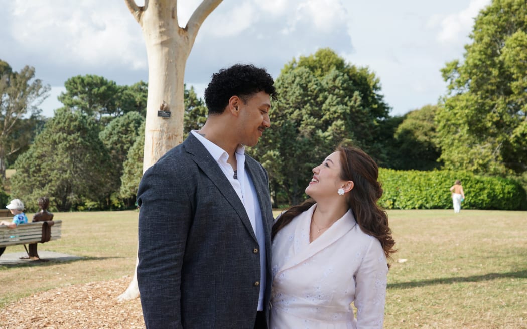 Opera singers Alfred Fonoti-Fuimaono and Sarah Mileham