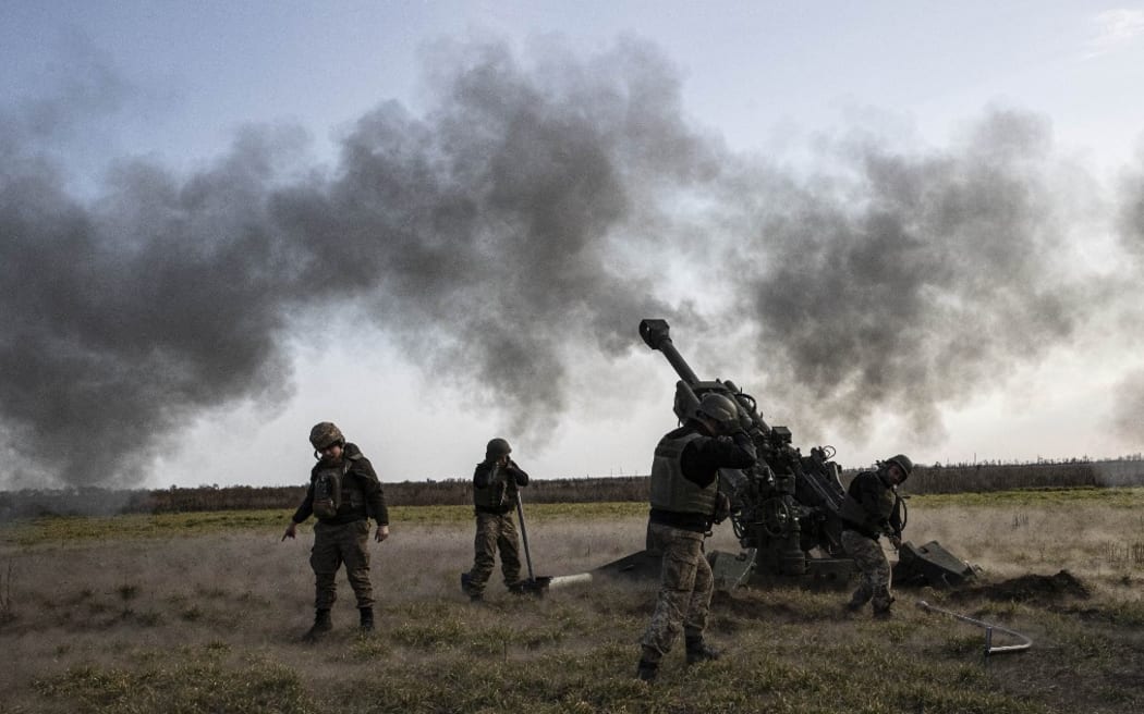 KHERSON OBLAST, UKRAINE - NOVEMBER 05: A howitzer, belonging to Ukrainian artillery battery attached to the 59th Mechanized Brigade, shoots-off to target the points controlled by Russian troops in order to support to the Ukrainian army as Russia-Ukraine war continues in Kherson Oblast, Ukraine on November 05, 2022. Metin Aktas / Anadolu Agency (Photo by Metin Aktas / ANADOLU AGENCY / Anadolu Agency via AFP)