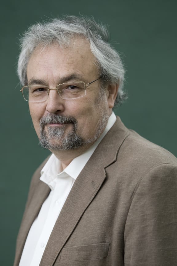 Prof Robin Dunbar