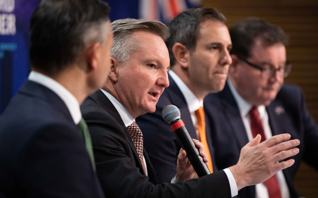Finance Minister Grant Robertson, and Climate Minister James Shaw meet with their Australian counterparts, Treasurer Jim Chalmers and Climate and Energy Minister Chris Bowen, and sign a joint statement outlining areas of enhanced cooperation, to support accelerated climate action and economic opportunities that the clean energy transformation offers both countries.