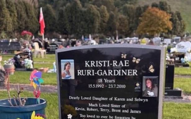 Rotorua cemetery 'mess' disappoints bereaved mum | RNZ